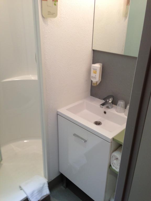Ibis Budget Cannes Centre Ville Номер фото